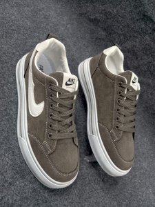 Lightweight Breathable Lace-Up Casual Shoes with Anti-Odor Technology