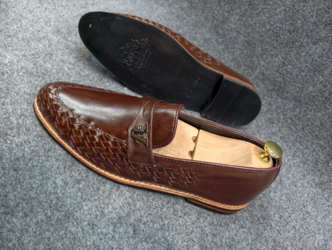 100% Genuine Leather Tarcel Shoe