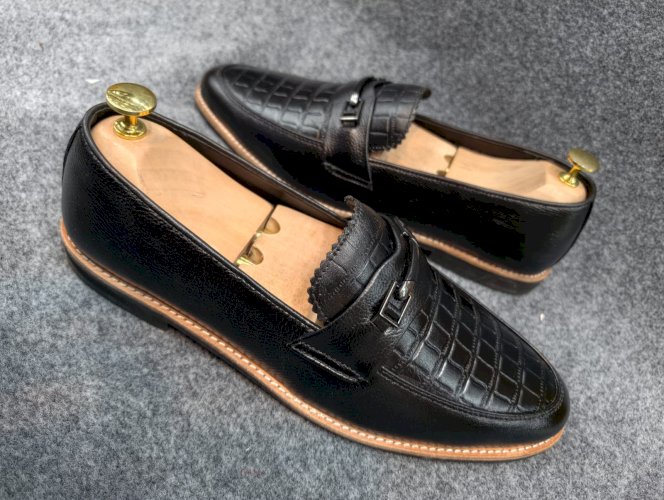100% Genuine Leather Tarcel Shoe