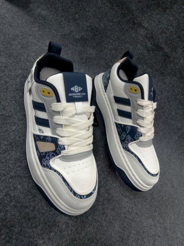 Streetwear-Style Multi-Panel Sneaker for Men