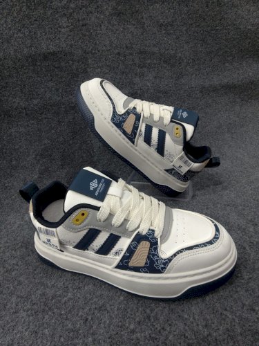 Streetwear-Style Multi-Panel Sneaker for Men