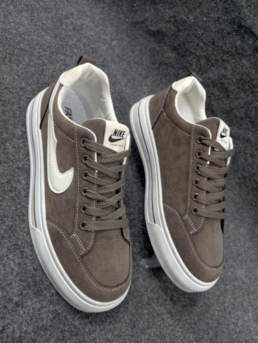 Lightweight Breathable Lace-Up Casual Shoes with Anti-Odor Technology