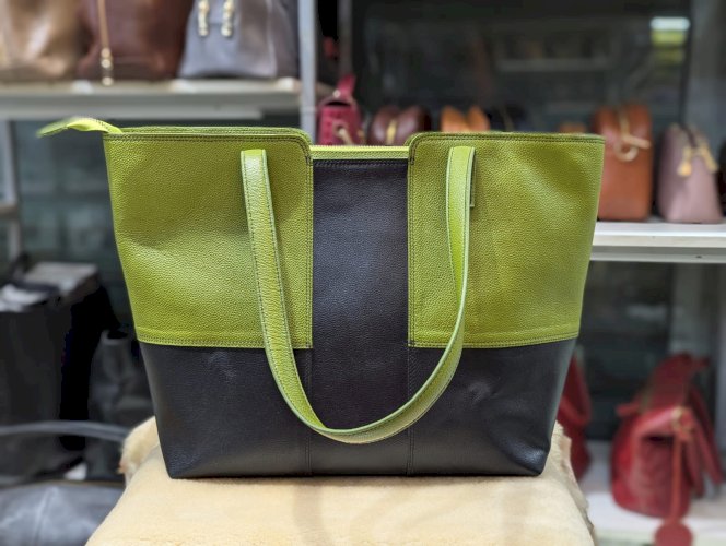 Ladies Premium Leather Handbag