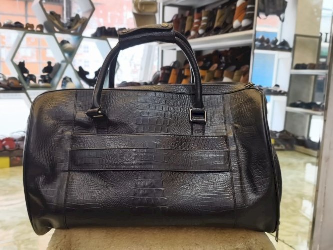 Leather Weekend Travel Bag
